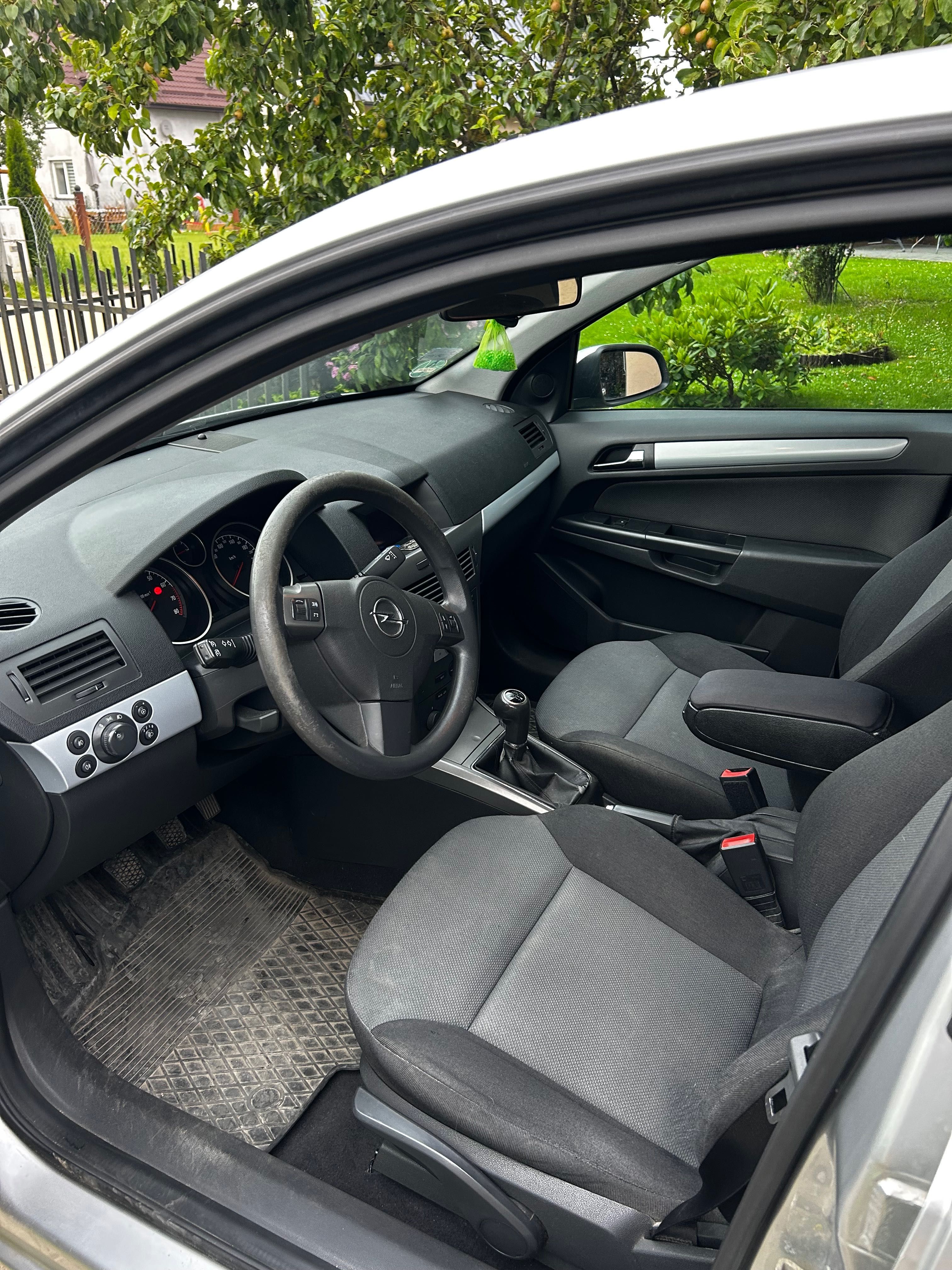 Opel Astra H 1.4 Benzyna