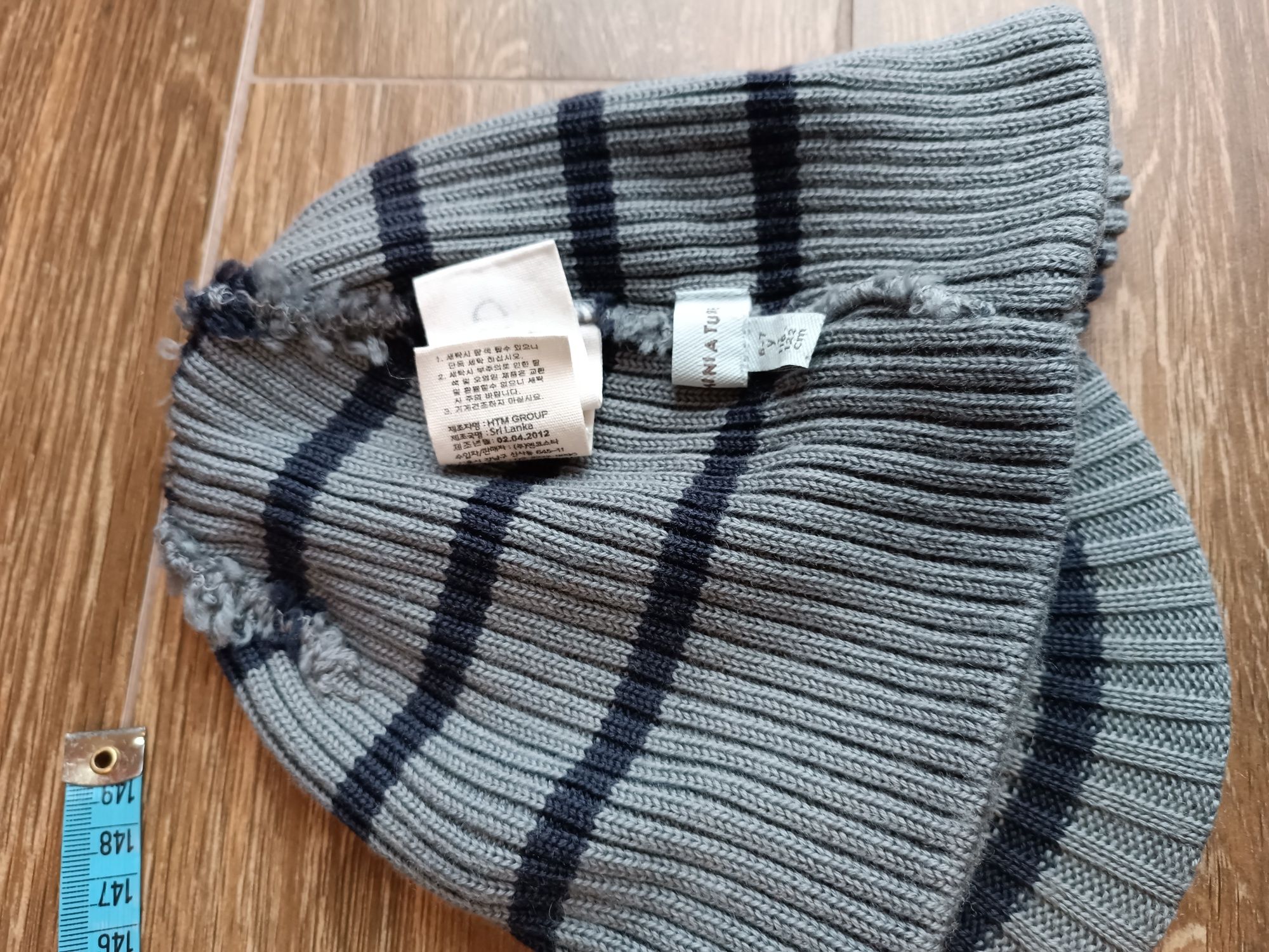 Czapka z daszkiem mini a ture rozmiar 116 122 wełna merino 100%