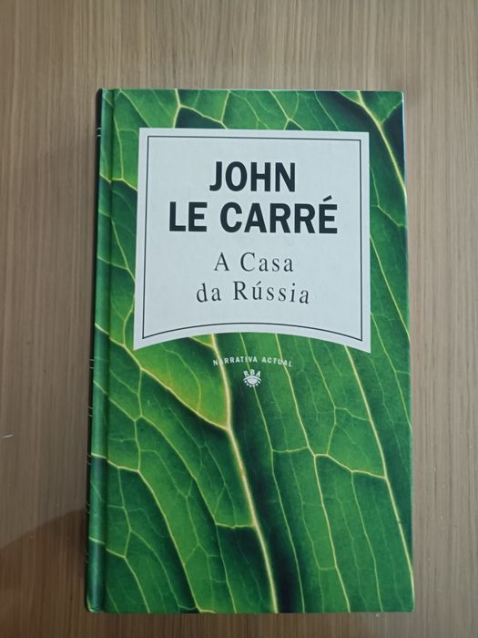 Vendo livro a Casa da Rússia