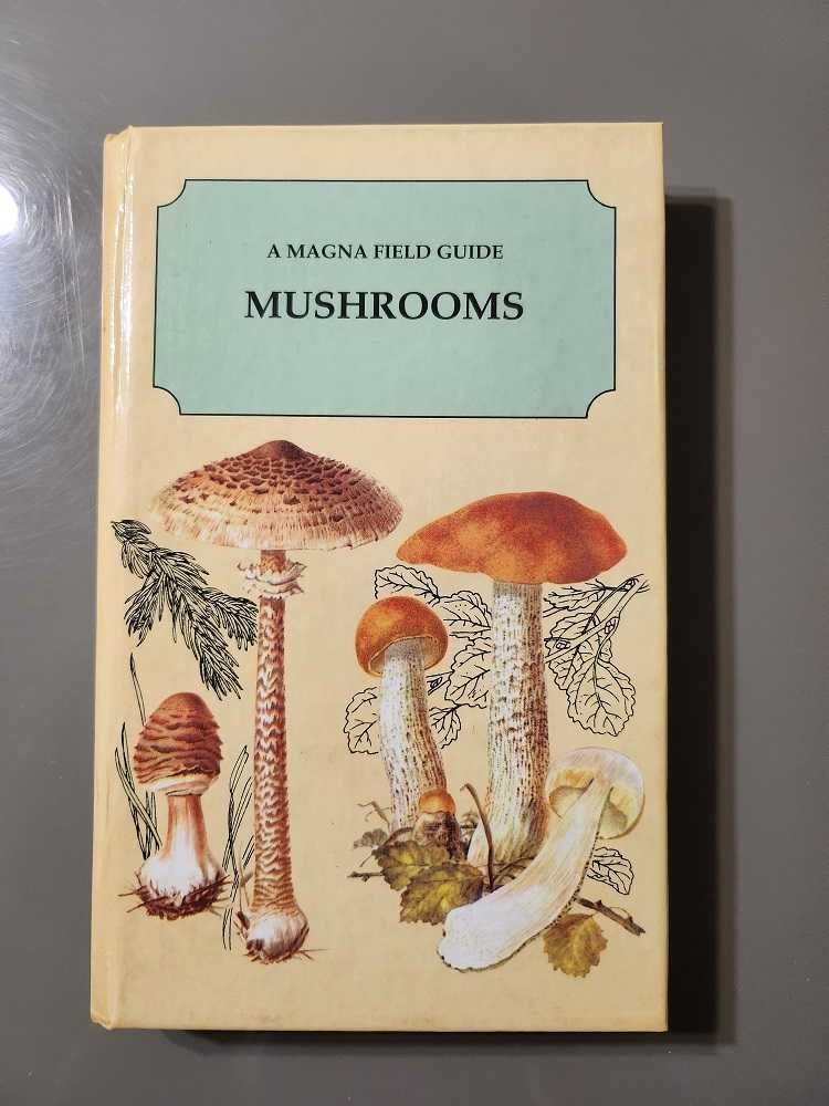 Mushrooms Grzyby (Przewodnik terenowy Magna) w języku angielskim