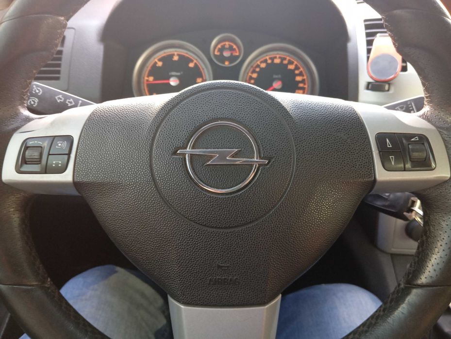 Опель зефіра 2010