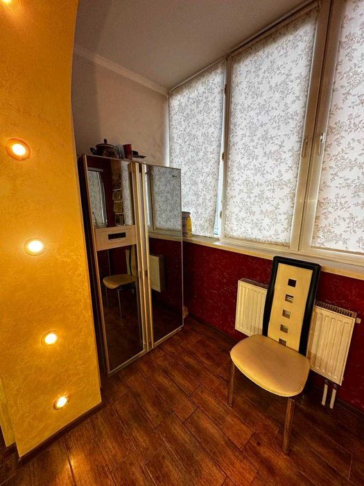 3к квартира на Південно-Заході з меблями і технікою!Гарний ТОРГ!