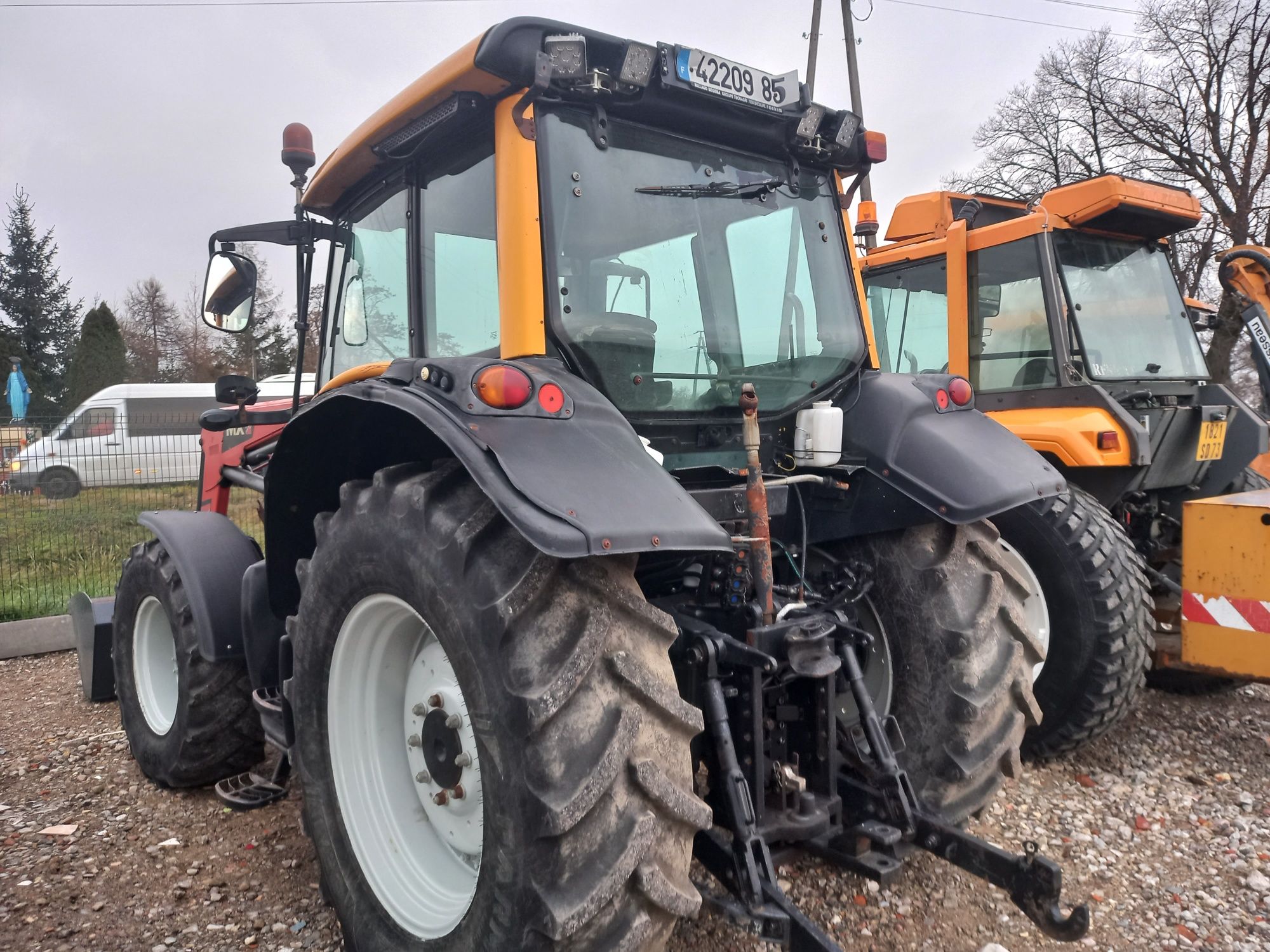 VALTRA N82 z Ładowaczem jak case Renault fendt john deere New Holland