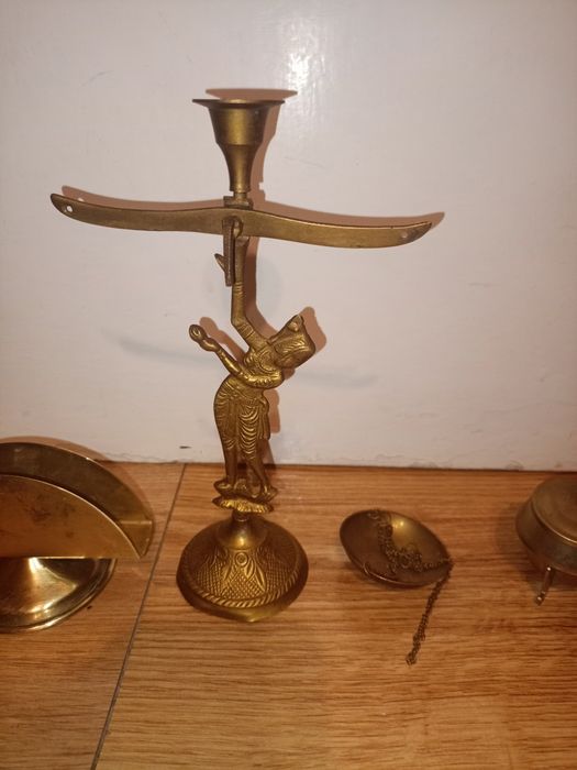 Różności z mosiądzu