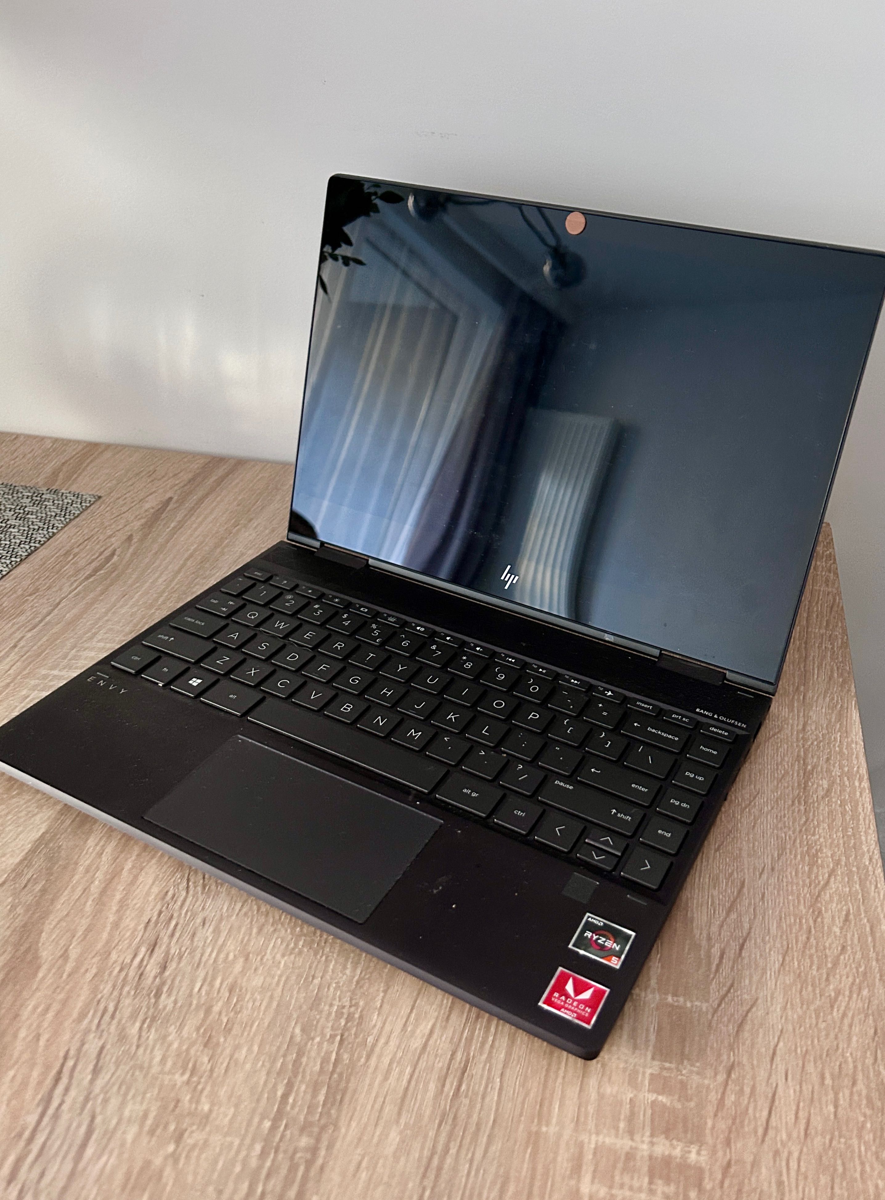 Laptop HP ENVY x360 Convertible 13,3” AMD Ryzen 5 8GB/256