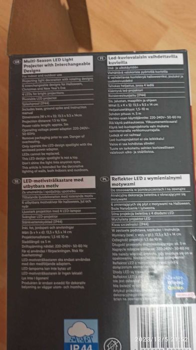 Reflektor LED z wymienianymi motywami