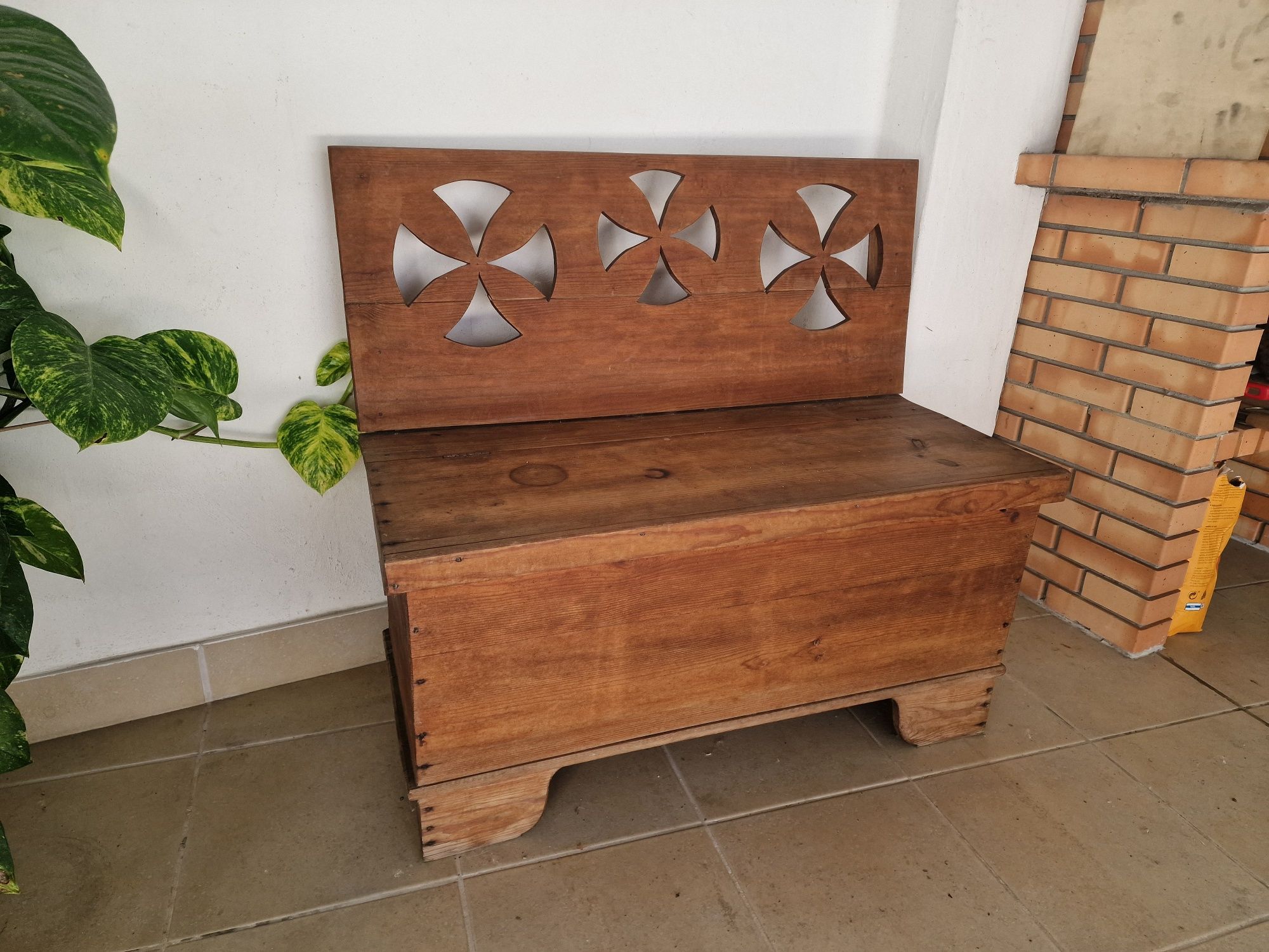 Banco/arca em pinho