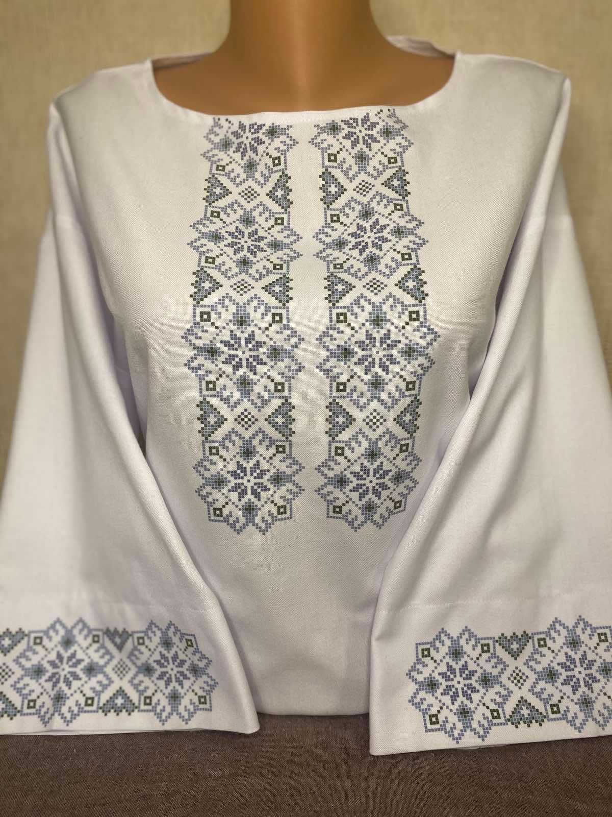 Пошита сорочка жіноча для вишивки бісером або нитками