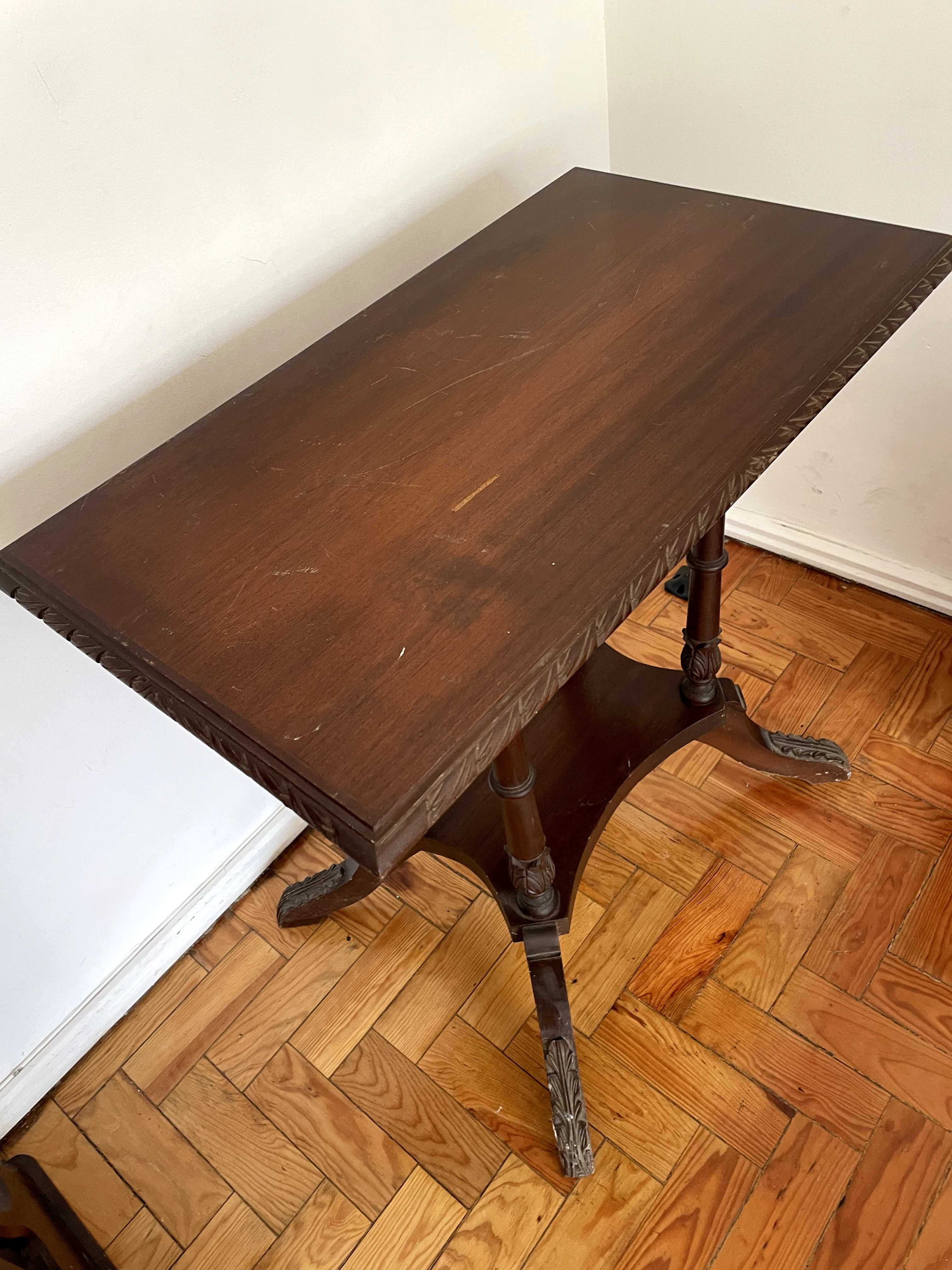 Mesa de Apoio em Madeira