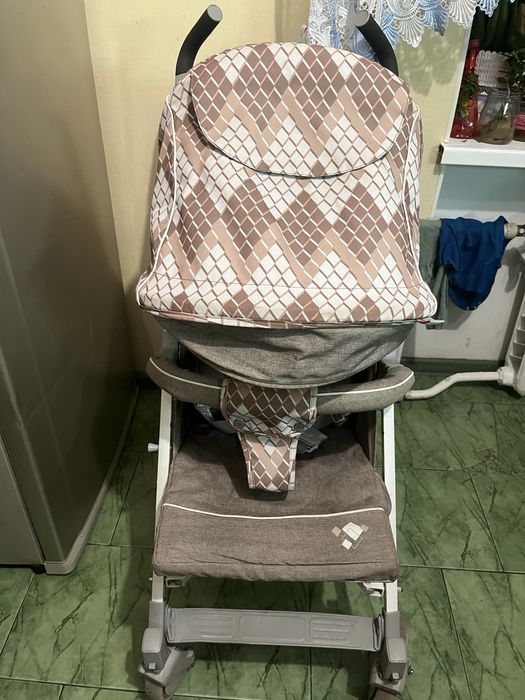 Продам прогулочную коляску