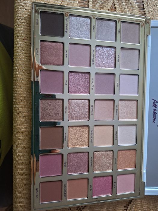 Tarte Paleta Full bloom