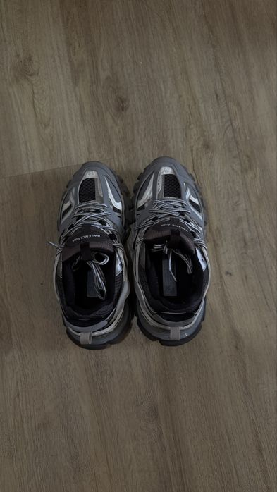 Balenciaga track led