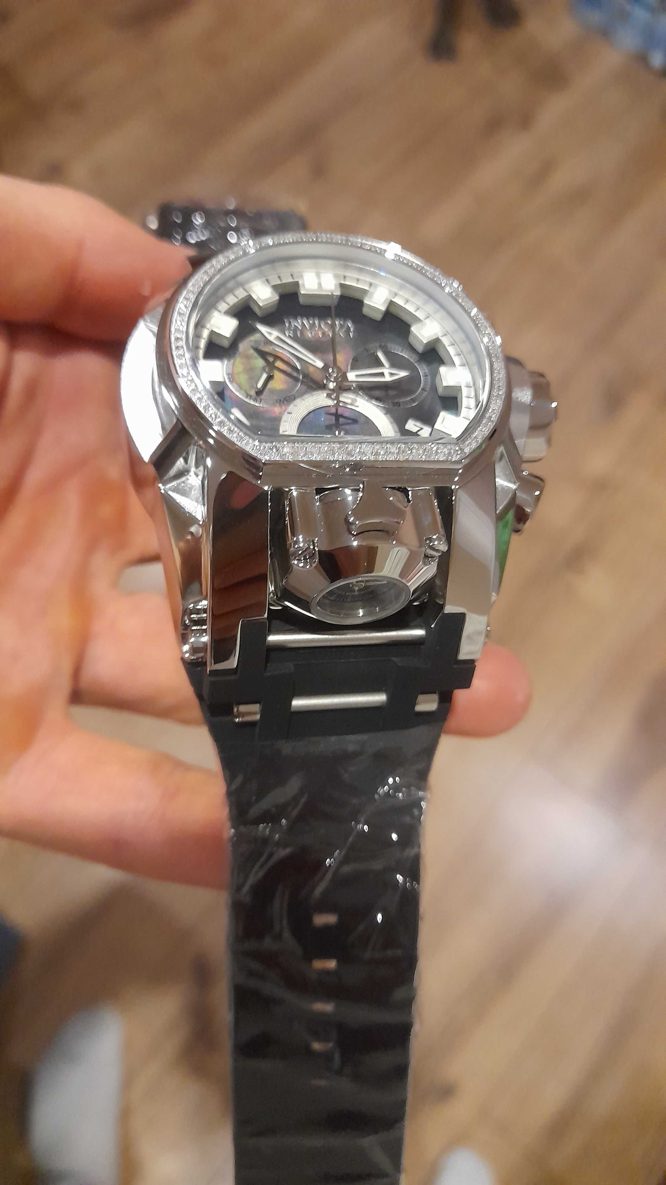 Invicta Bolt Zeus Magnum 0.43 Carat Diamond
