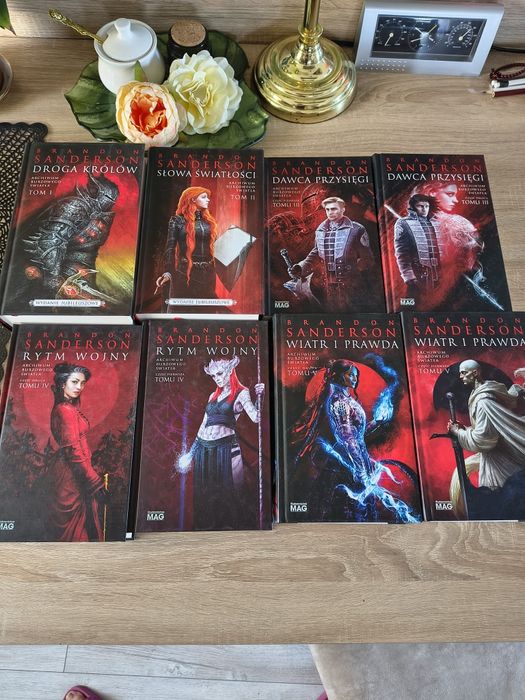 Brandon Sanderson książki Archiwum Burzowego Światła 8 tomów