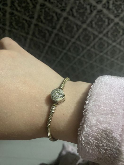 Браслет Pandora продам.