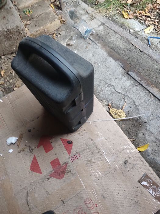 Чемодан с разборными гантелями