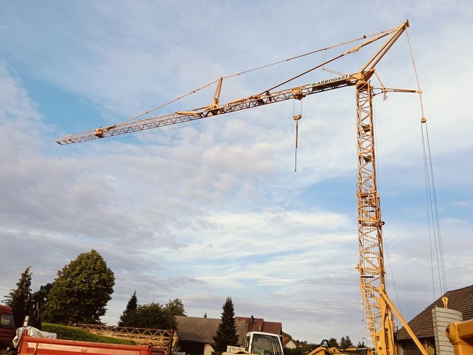 Żuraw  wieżowy od 21 do 40 m wysięgu Potain wynajem