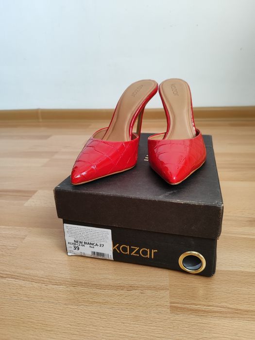 Klapki na szpilce Kazar, lakierowana skóra, rozmiar 39