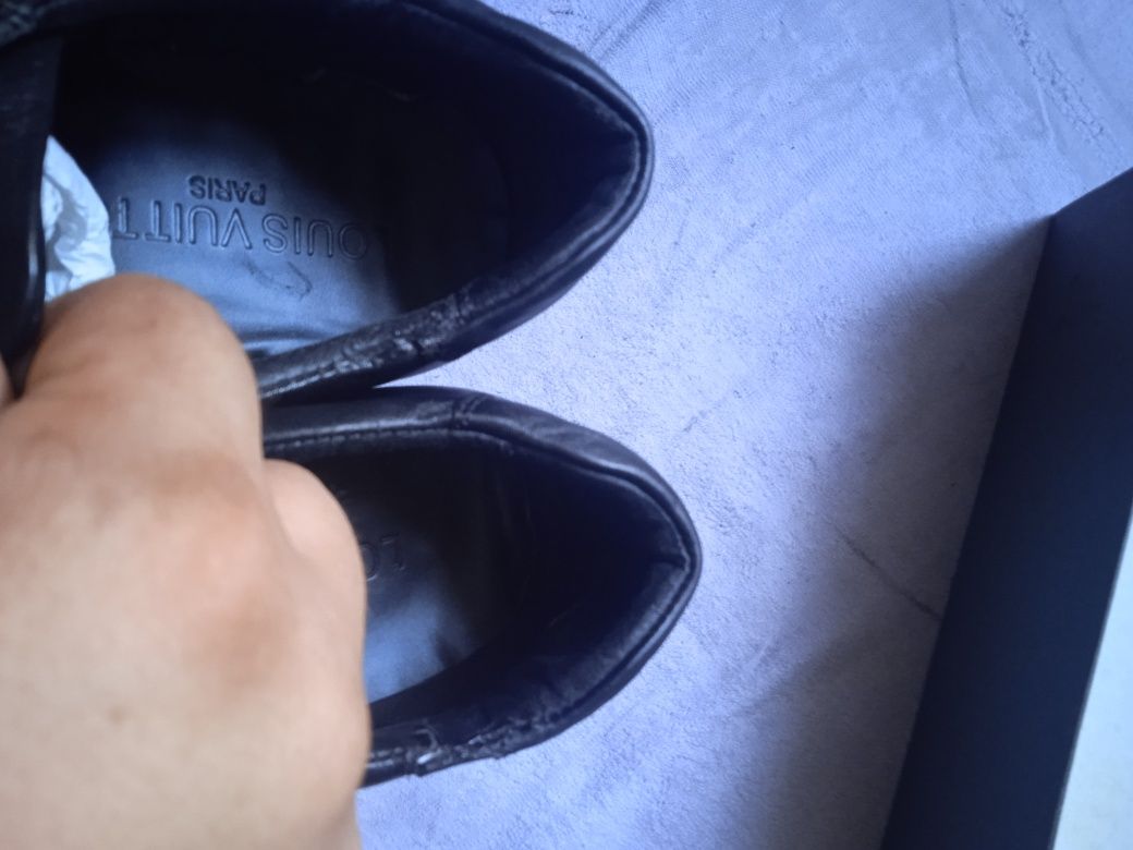 Кроссовки мужские кожаные Louise Vuitton р45 29см оригинал Италия