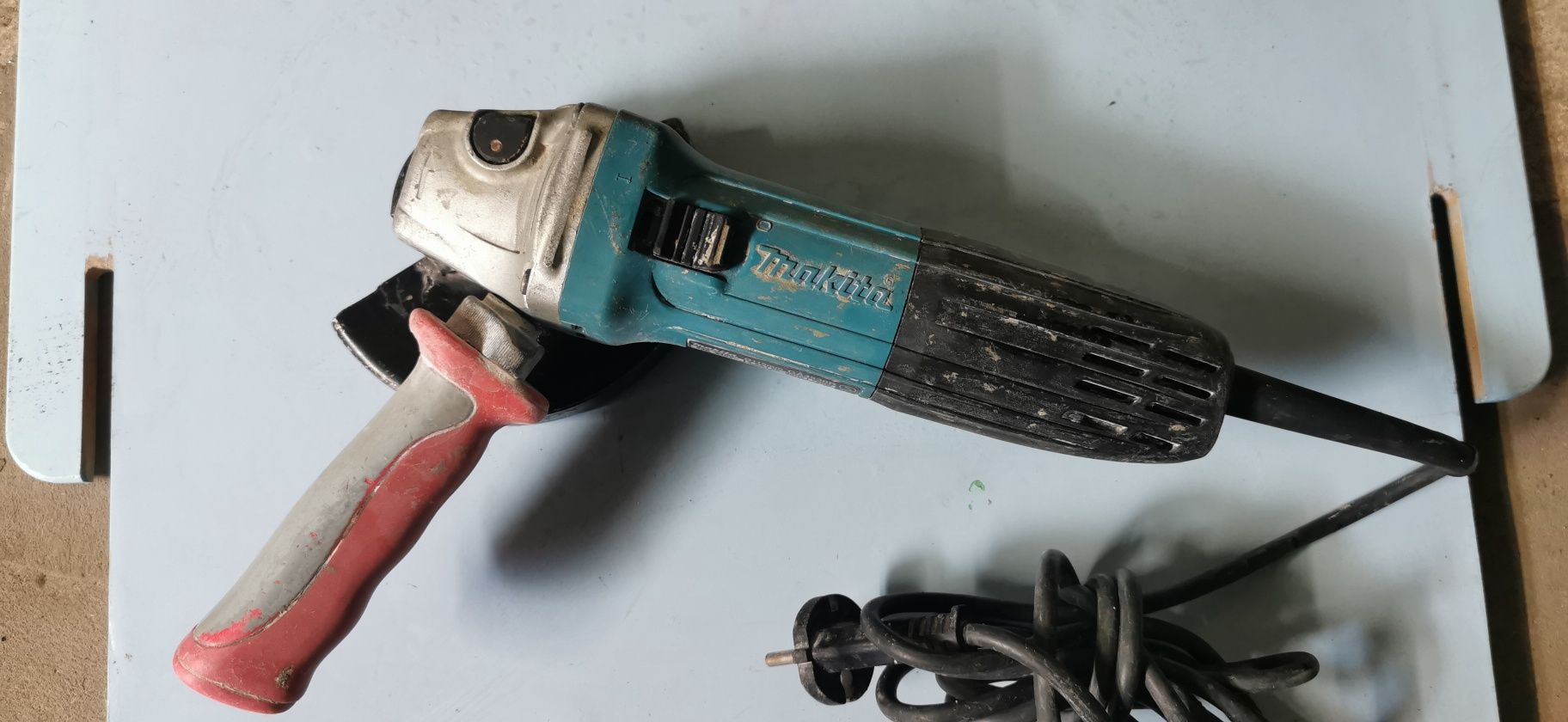 Болгарка   ,  Кутова шліфувальна машина Makita GA4530R