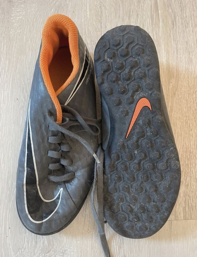 Halówki Nike rozmiar 36