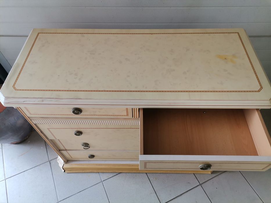 Conjunto de Quarto em Madeira
