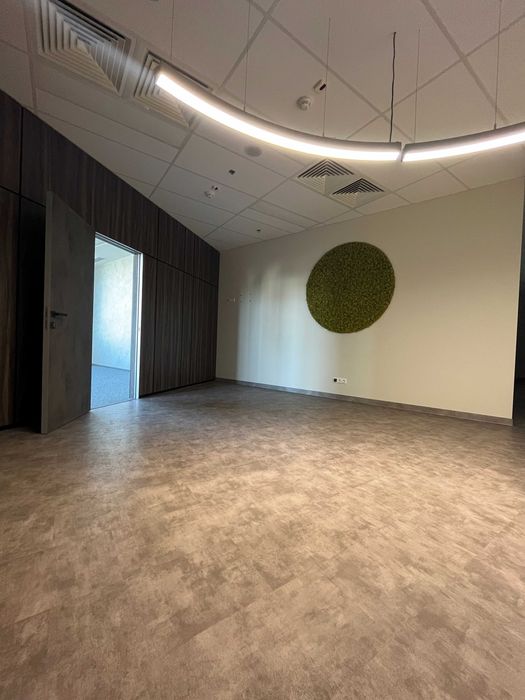 Офіс в БЦ SENATOR, вул.Різницька, м. Арсенальна