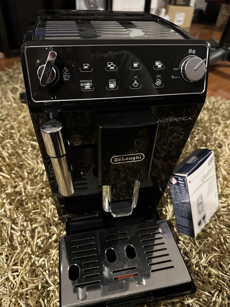 Delonghi Autentica Máquina de Café Automática
