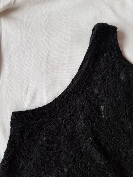Czarna, koronkowa bluzka na ramiączkach