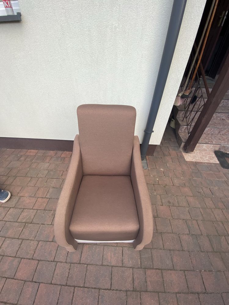 wygodny fotel brązowy stan jak nowy duży