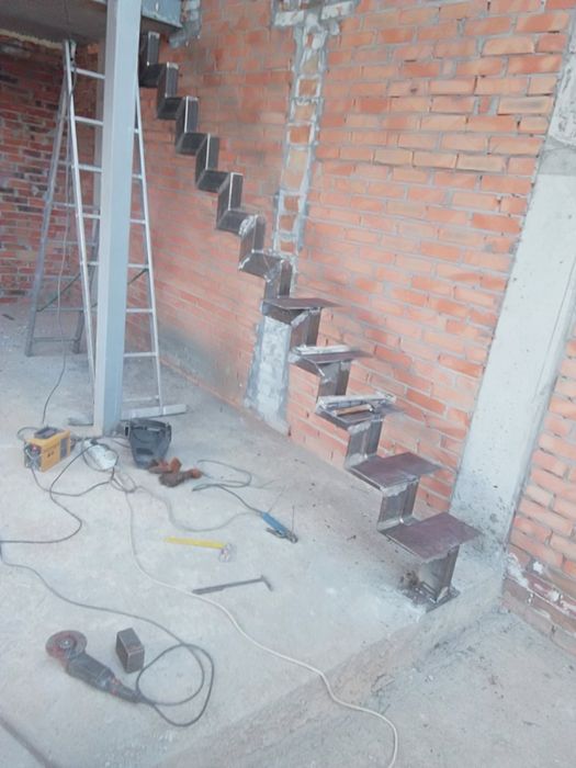 Лестницы для дома/ Изготовление лестниц/ Лестницы лофт и с ковкой