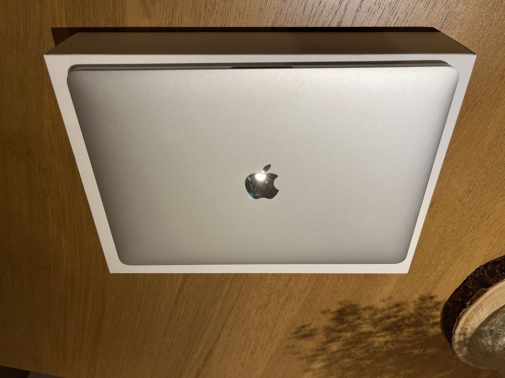 MacBook Pro 13” (2020) i5, 16GB RAM, 512GB SSD - Excelente estado!