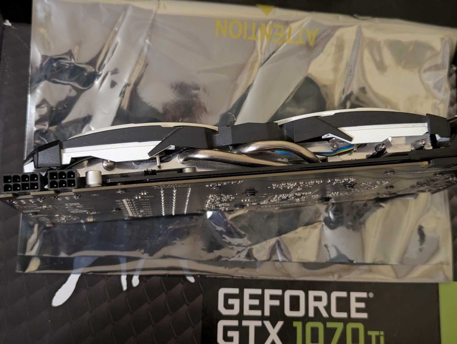 GeForce GTX 1070 Ti  ( 8GB GDDR5 256bit )