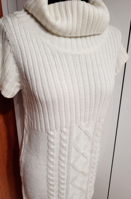 Sukienka z golfem biała ciepła we wzorek Esmara roz 36/38 nowy z metk