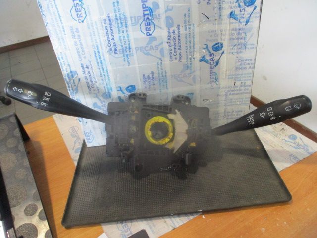 Comutador 9340002403 HYUNDAI ATOS 2000 1.0 55CV 5P CINZA (Luz,Pisca,Escova)