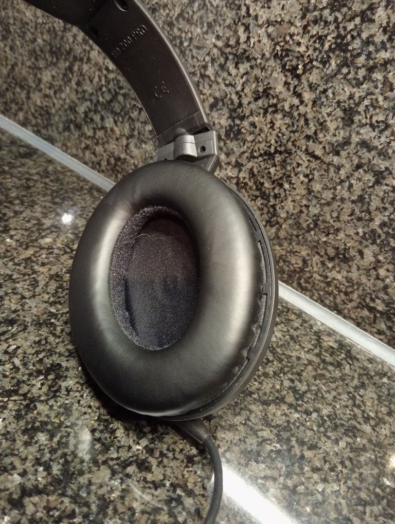 Auscultadores Sennheiser HD-200 Pro (NOVOS)
