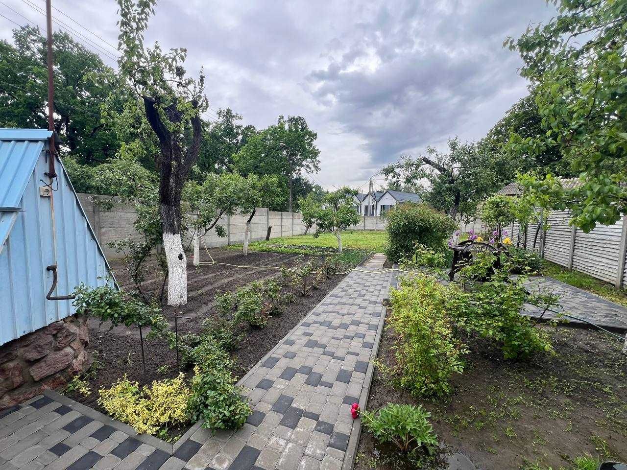 Продаж частини будинку в центрі Ворзеля під ремонт