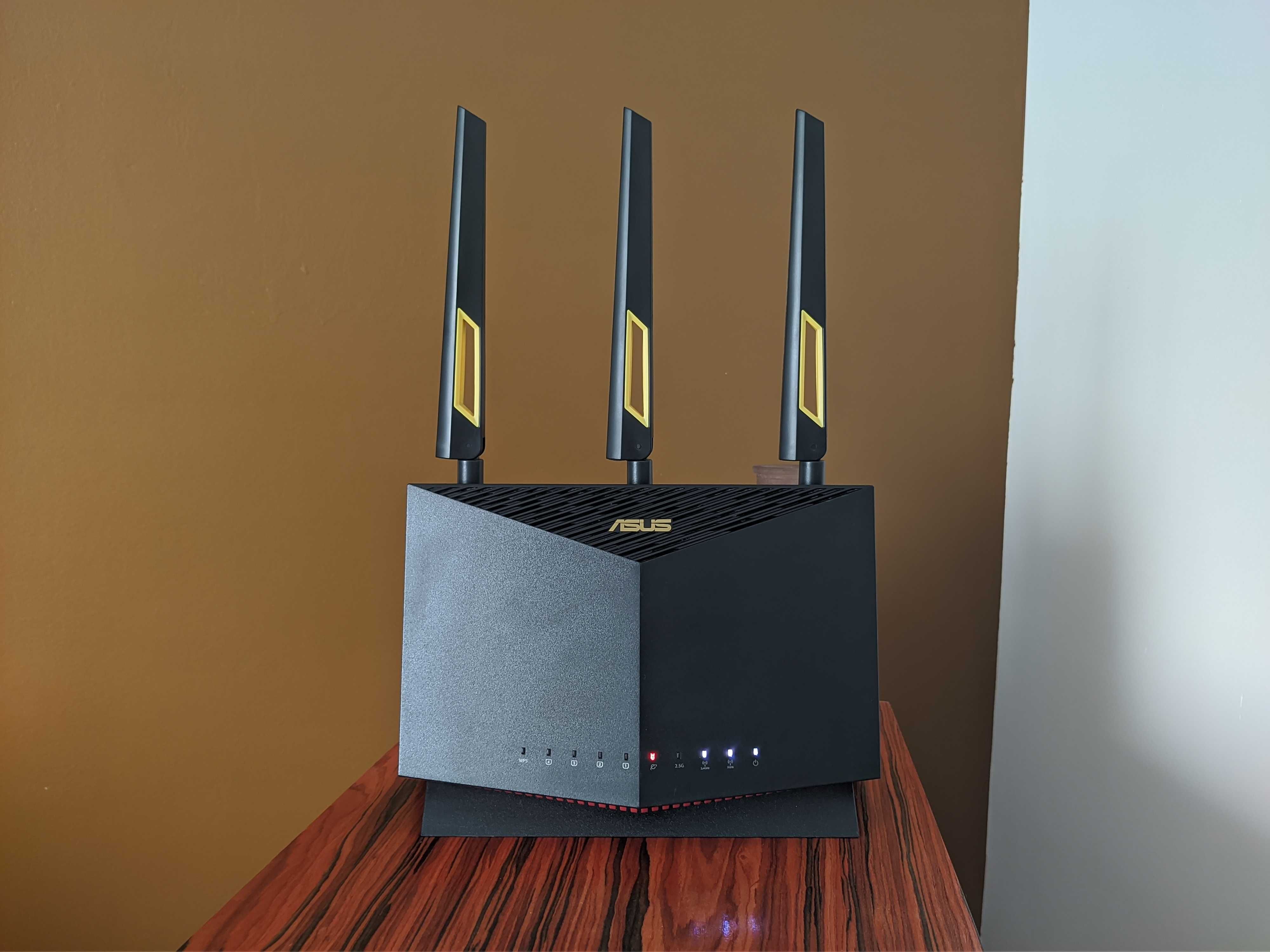 Router Asus RT-AX86U, WiFi6, AX5700, 2.5GbE, AiMESH, USB Gw 6mc, FV23
