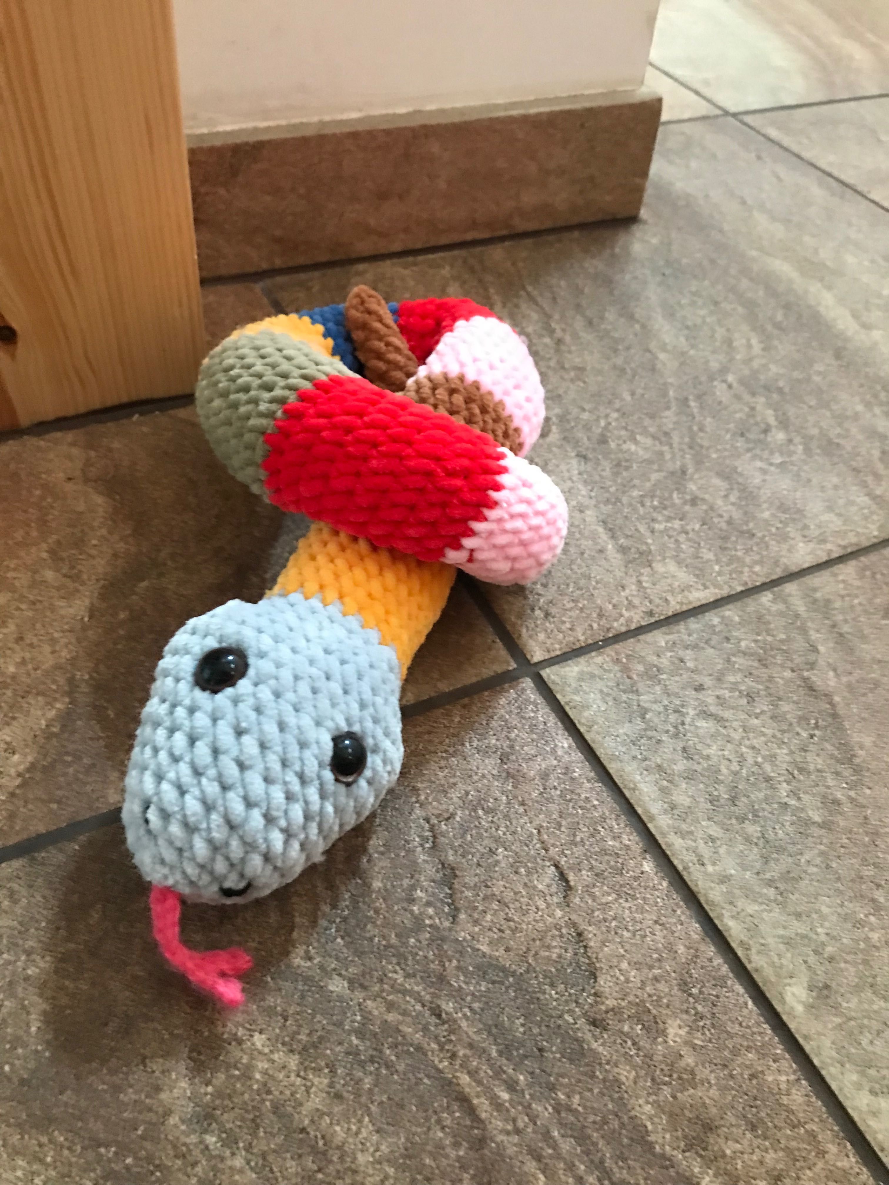 Wężyk Amigurumi.