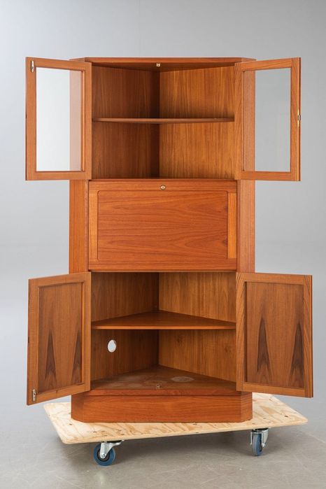 Szafka narożna | witryna VM Mobler z drewna tekowego Dania 1980s
