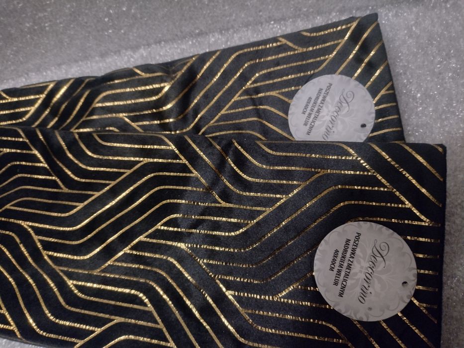 2 poszewki dekoracyjne czarne metaliczne welurowe 40x40 złote