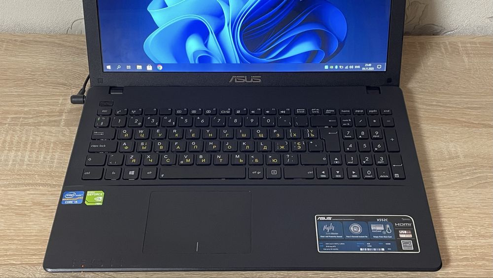 Ноутбук ASUS X552C / 8 GB RAM / Intel Core i5 / Nvidia GeForce GT 710M