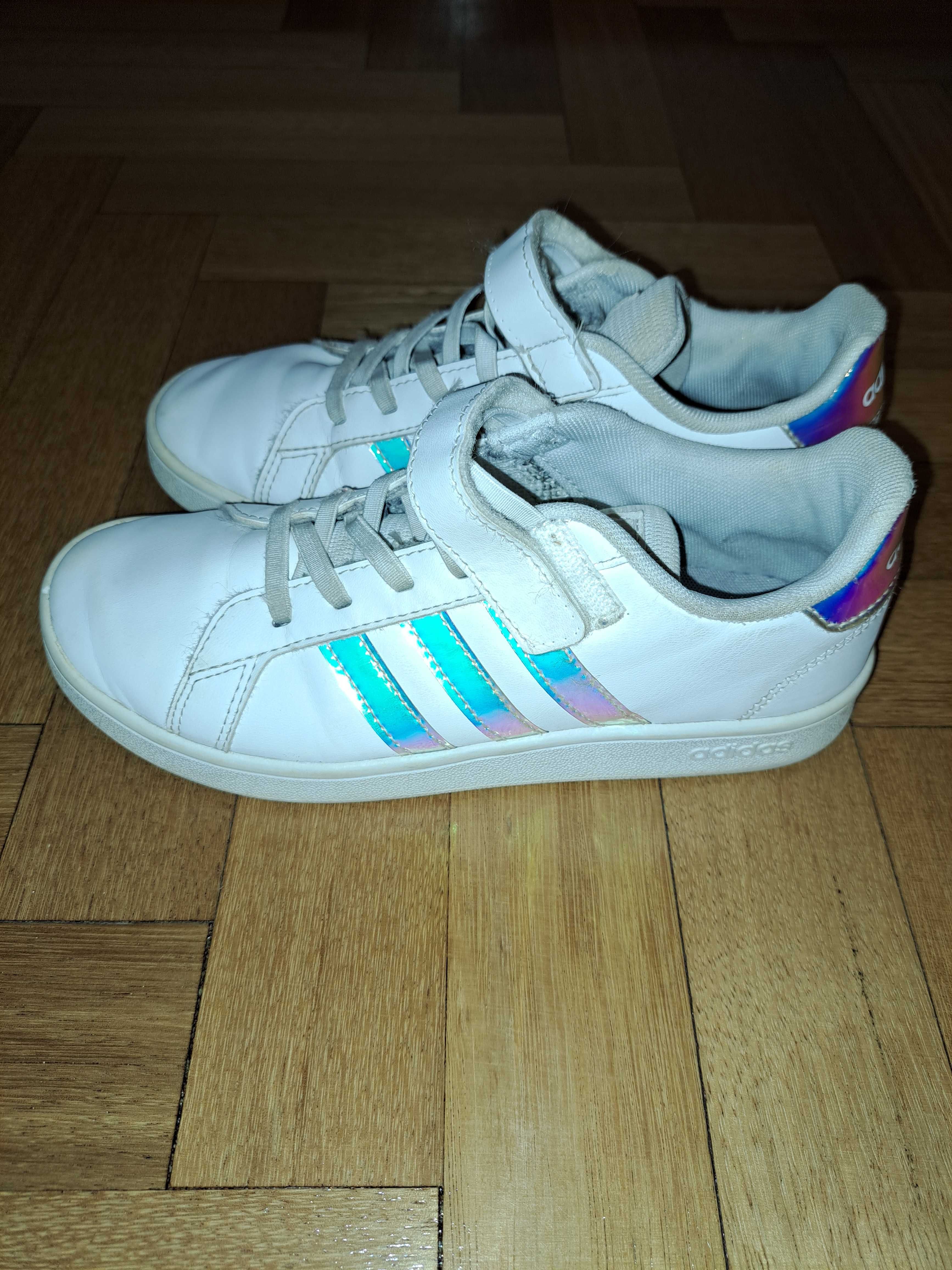 Tenis Adidas menina 35