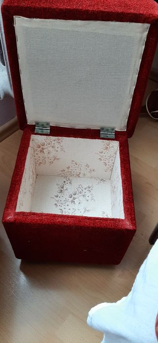 Pufy 2 szt. niezniszczone