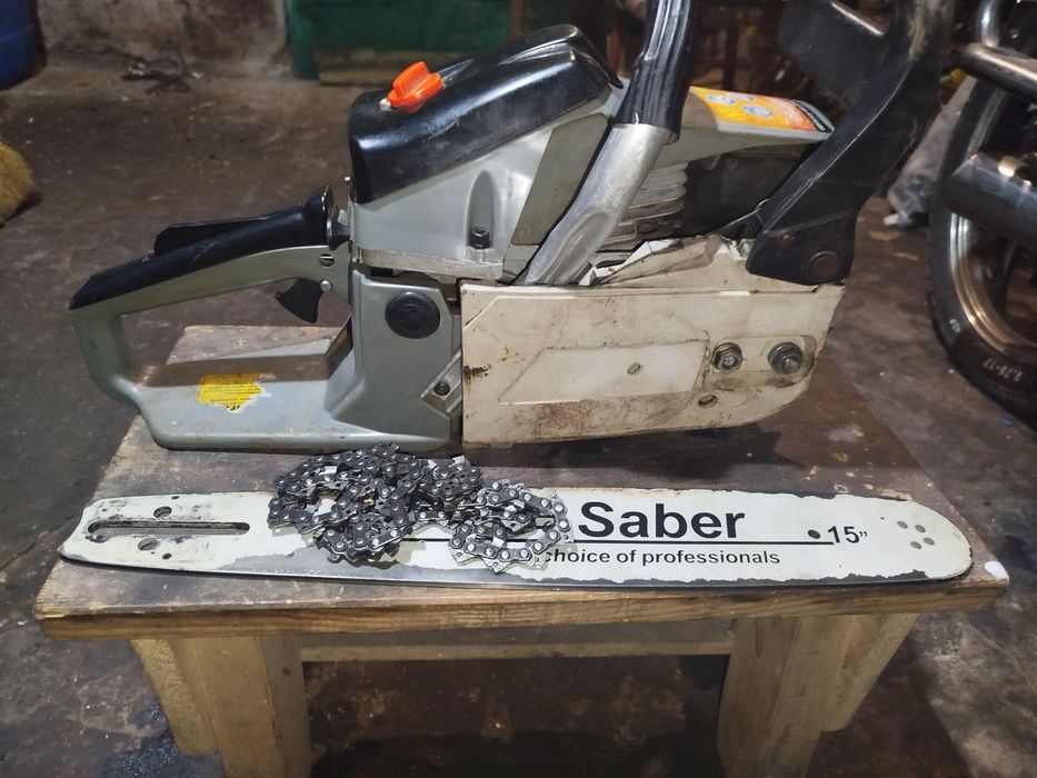 Продам бензо пилу