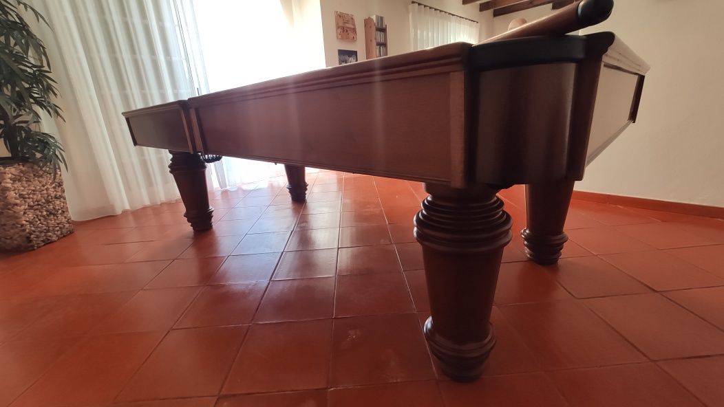 Mesa Snooker + acessórios (oferta pano novo)