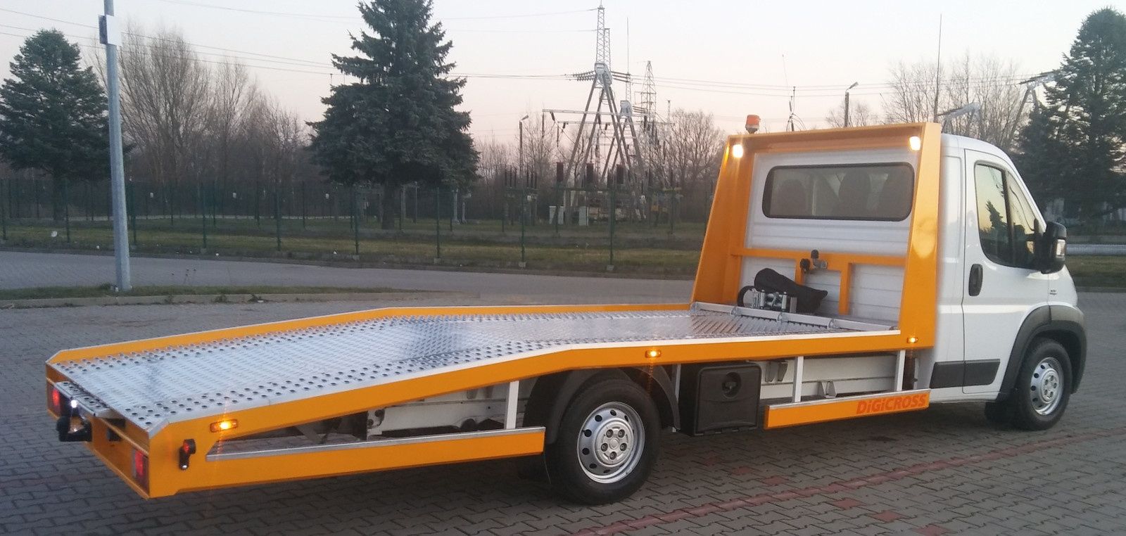 Auto laweta transport i wynajem . Pomoc drogowa