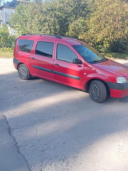 Дачия логан на полном ходу