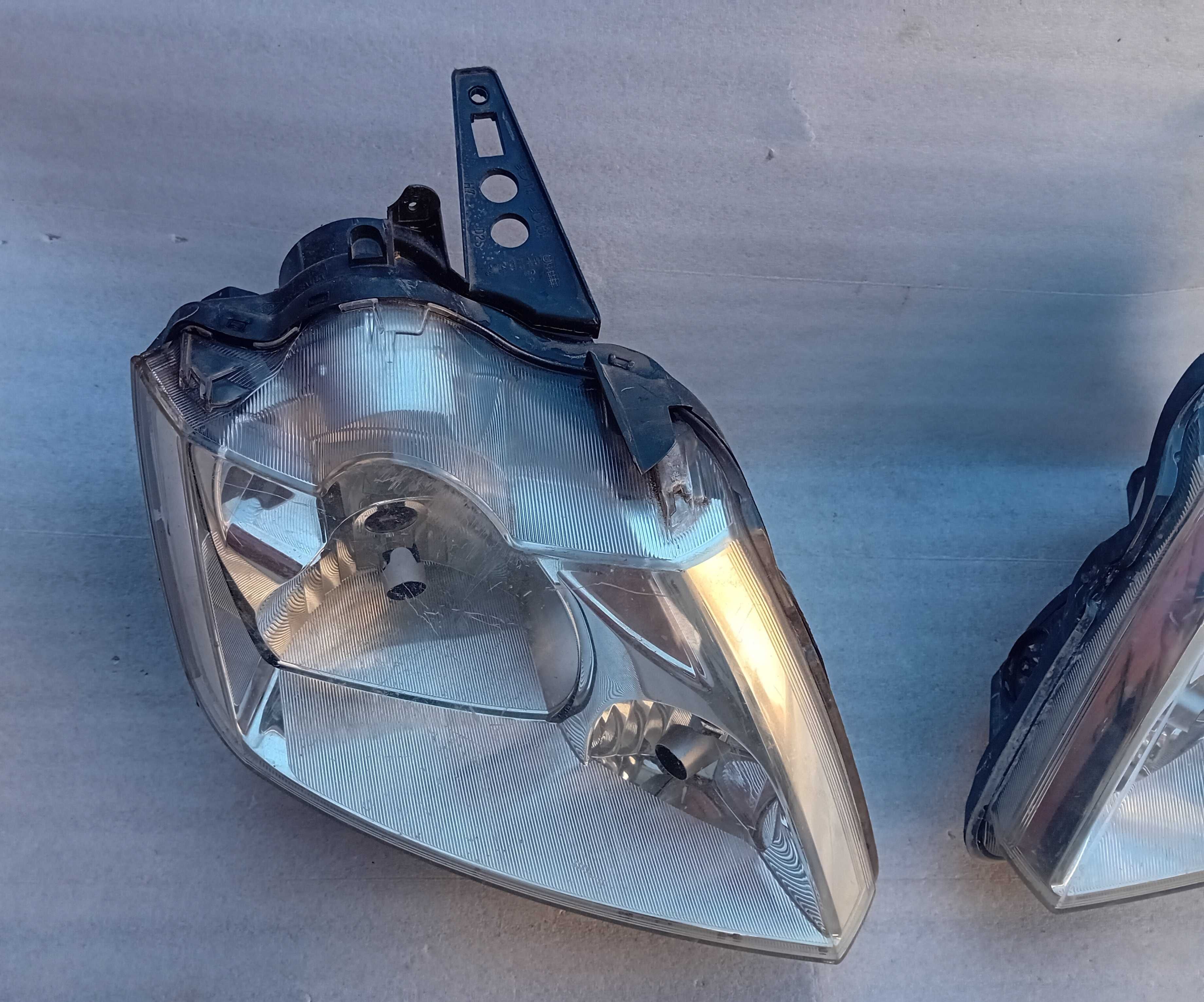 Renault Modus reflektory, lampy przednie.