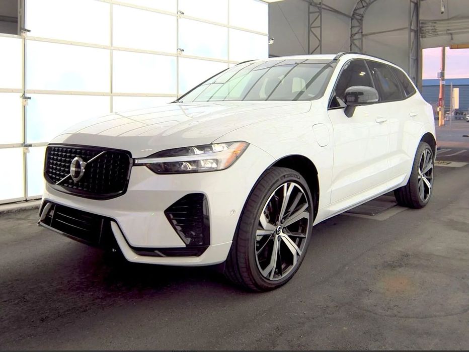 Volvo XC 60 T8 Recharge R-Design Polestar (PHEV) /pneum. /ACC /Harman-Kard. /LED